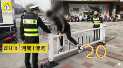 居然该死的甜美 让我走向了犯罪的道路